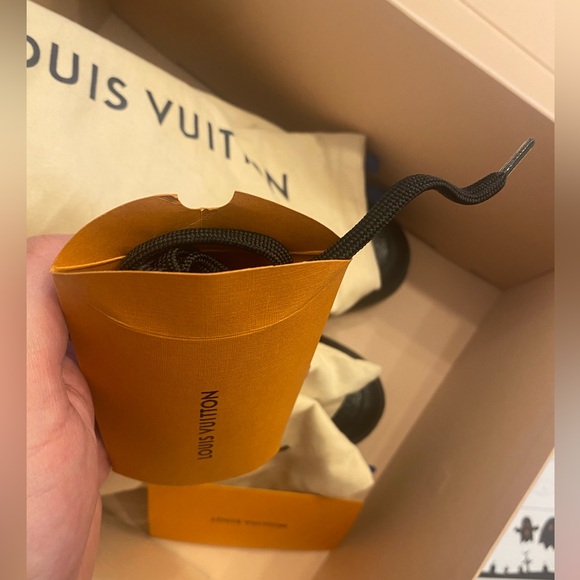 Authentic Louis Vuitton noir black Rivoli high top sneaker boot - Picture 5 of 6